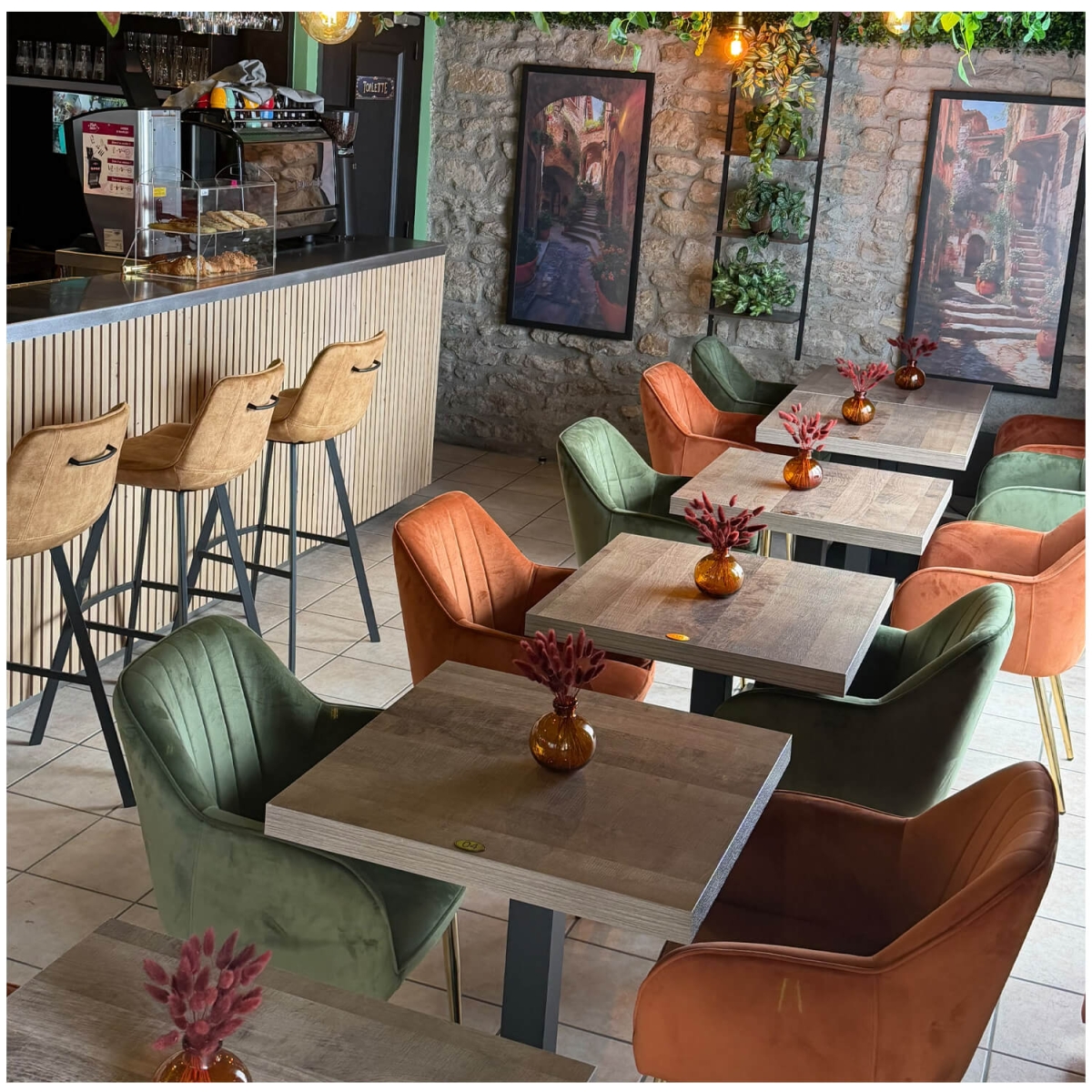 Horeca-Armstoel-ARTES-Gold-Legs